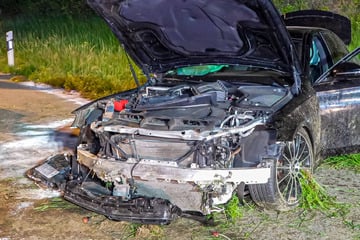 Unfall A8: Schwerer Unfall bei Autorennen: 20-Jähriger überschlägt sich mehrfach mit Mercedes!