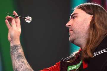 "Schau mich doch an": Darts-Star nicht hübsch genug für Premier League?