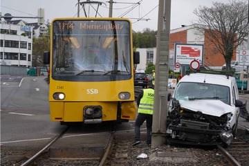 Stadtbahn-Unfall in Stuttgart: Zwei Verletzte
