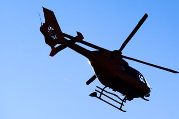 Frontalcrash nach Überholmanöver: Zwei Autofahrer sterben