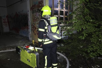 Chemnitz: Feuerwehreinsatz in Chemnitz: Brand in leer stehendem Gebäude