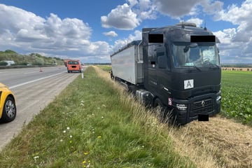 Unfall A4: Lkw neben der A4: Navi führt Fahrer auf falschen Weg, rechte Spur fünf Stunden dicht