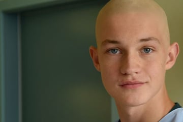 So erinnert sich "Maxton Hall"-Star an Zeit im "Club der roten Bänder" zurück