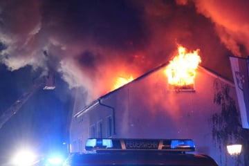 Feuer im Dachgeschoss richtet Schaden in sechsstelliger Höhe an