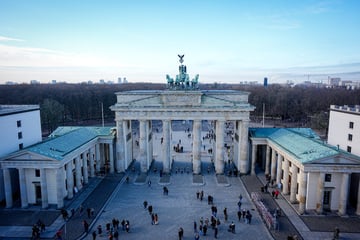 Staatsbesuch legt Berlin lahm: Bahnhof Brandenburger Tor komplett gesperrt!