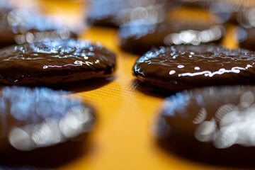 Nach 20 Stunden Verhandlung: Mehr Geld für Beschäftigte der bayerischen Süßwarenindustrie