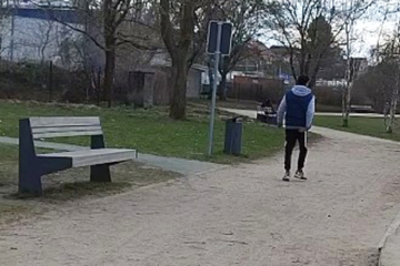 Er sprach Kinder auf Spielplatz an: Wer erkennt diesen Mann?