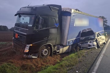 Vier Verletzte nach schwerem Unfall auf Bundesstraße