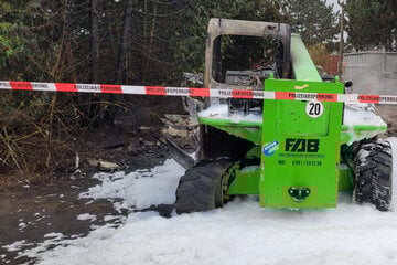 Brandstiftung! Lauter Knall reißt Anwohner aus dem Schlaf