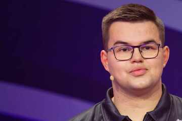 Bewegender Hintergrund: Deswegen benutzt Darts-WM-Finalist nicht seinen echten Namen