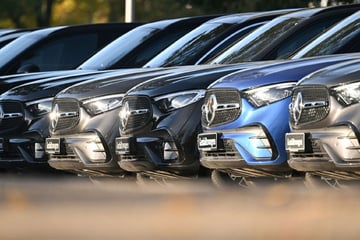 Rückschläge und Elektro-Zukunft: So schließen VW und Mercedes das Geschäftsjahr ab