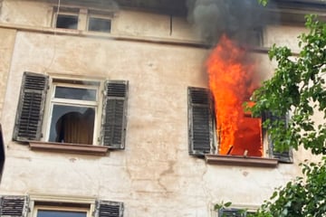 Frankfurt: Tödlicher Brand: Feuerwehr schuftet zehn Stunden - und Nachbarn zeigen sich solidarisch