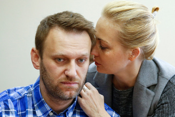 Alexei Navalny's widow says "Putin killed my husband"