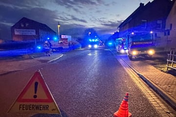 Beim Abbiegen übersehen: Kradfahrer bei Unfall schwer verletzt