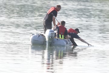 Vor den Augen der Ehefrau: Mann fällt von SUP ins Wasser und ertrinkt