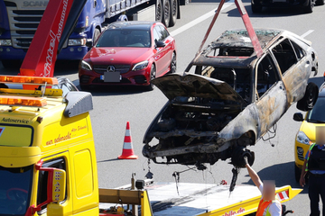 Unfall A72: Ford nach Unfall auf A72 in Chemnitz abgefackelt!