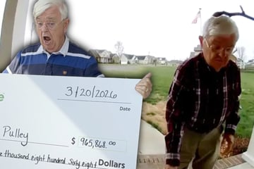 Als Frau sieht, wer ihre Bestellung liefert, rutscht ihr das Herz in die Hose