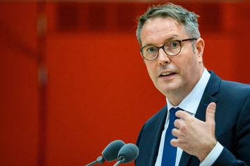 9-Euro-Ticket-Schock für Hartz-IV-Empfänger: Minister geht auf die Barrikaden