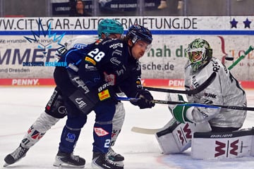 Trotz schwerer Kost auf dem Eis feiern Eislöwen Comeback-Sieg