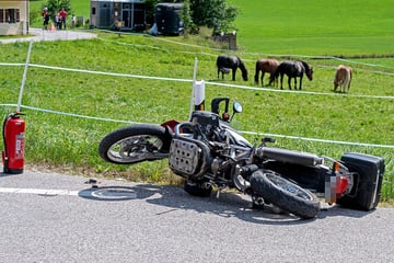 Navi-Ansage führt zu Unfall: Motorradfahrer krachen ineinander
