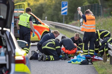 Unfall A73: Schwerer Unfall auf A73: Motorradfahrer aus Bayern schwebt in Lebensgefahr