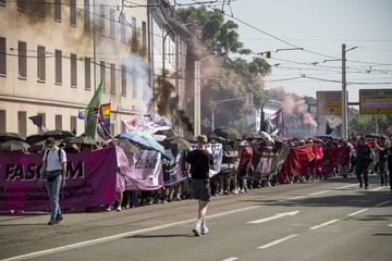 Bei Tropenhitze: Antifa-Demo legt Innenstadt von Jena lahm