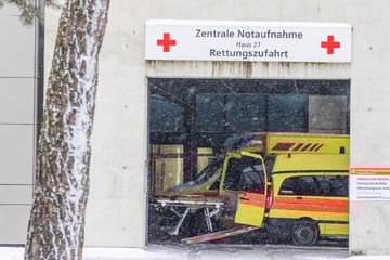 Sturmtief "Elli" schneit Dresden zu: Mehr als 40 Unfälle, Uniklinikum steht unter Strom