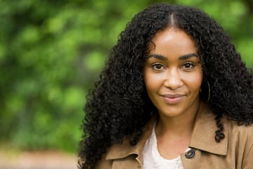 Schauspielerin Féréba Koné hält Plädoyer für die Jogginghose