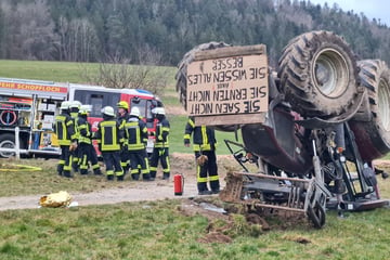 Unfall während Scholz-Besuch: Zwei teils schwer Verletzte bei Traktor-Überschlag!