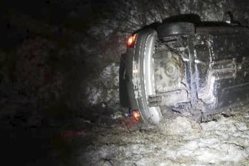 Unfall A1: Polo und Toyota überschlagen sich auf A1: Doch dann kommt es noch dicker