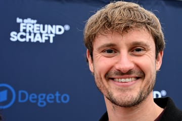 In aller Freundschaft: "Es wird romantisch und dramatisch": Neuer "In aller Freundschaft"-Star gibt Einblicke in die neue Staffel