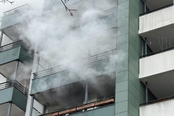 Hamburg: Hochhaus wird nach Wohnungsbrand evakuiert! Bewohner muss reanimiert werden