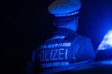 Leipzig: Brandstifter zündet Garage an und wählt kurioses Fluchtfahrzeug