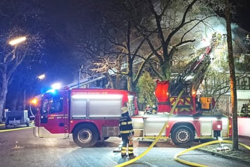 München: Dachstuhlbrand in München: Zwei Bewohner verlieren ihr Zuhause