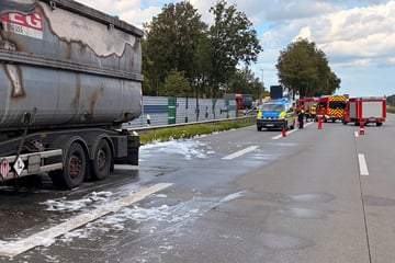 Autobahn gesperrt: Lkw mit Gefahrgut in Brand