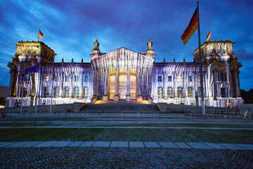Berlin: Erinnerung an Christo und Jeanne-Claude: Berliner Reichstag wieder verhüllt