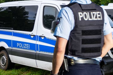 Spanner-Alarm im Schwimmbad: Fotografierte Mann (55) junge Frau heimlich in Umkleidekabine?