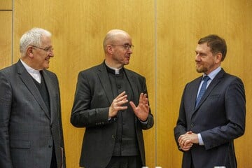 Es geht um den sozialen Frieden: Kretschmer bei den Bischöfen