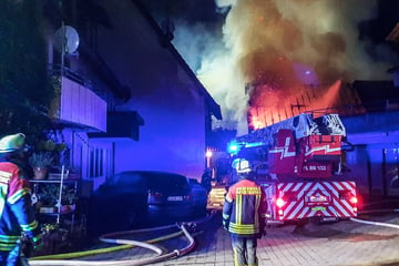 Familienhaus und Scheune in Vollbrand: Millionenschaden im Kreis Böblingen!