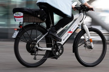 Mann kommt mit Fahrrad zum Hauptbahnhof - und muss nach Polizeikontrolle laufen