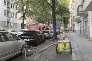 Berlin: Ladengeschäft in Neukölln fängt Feuer: Bewohner retten sich selbst