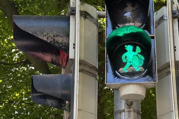 Männchen mal anders: Wiesntrommler-Ampeln in Rosenheim