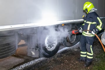 Unfall A72: Brand an Lkw - Zeugen verhindern Schlimmeres