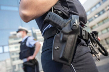 Polizeikollegen im Kugelhagel im Stich gelassen: Dürfen Beamte vom Tatort fliehen?