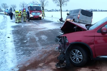Schwerer Unfall auf Landstraße im Norden Leipzigs