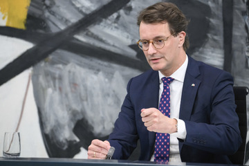 NRW-Chef Hendrik Wüst stellt sich gegen den Bund: Gaspreisbremse bereits ab Januar?