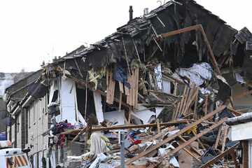 Ein Toter bei Wohnhaus-Explosion, Erschütterungen in weiteren Gebäuden