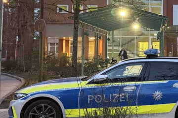 Schüsse in Notaufnahme: Polizist feuert Messer-Mann in Klinik in die Beine