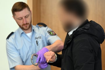24-Jähriger verblutet in Siegburger Disco: Messer-Stecher zu langer Knast-Strafe verurteilt