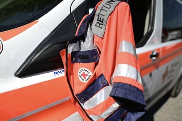 Fußgängerin von Motorrad erfasst: 74-Jährige stirbt im Krankenhaus